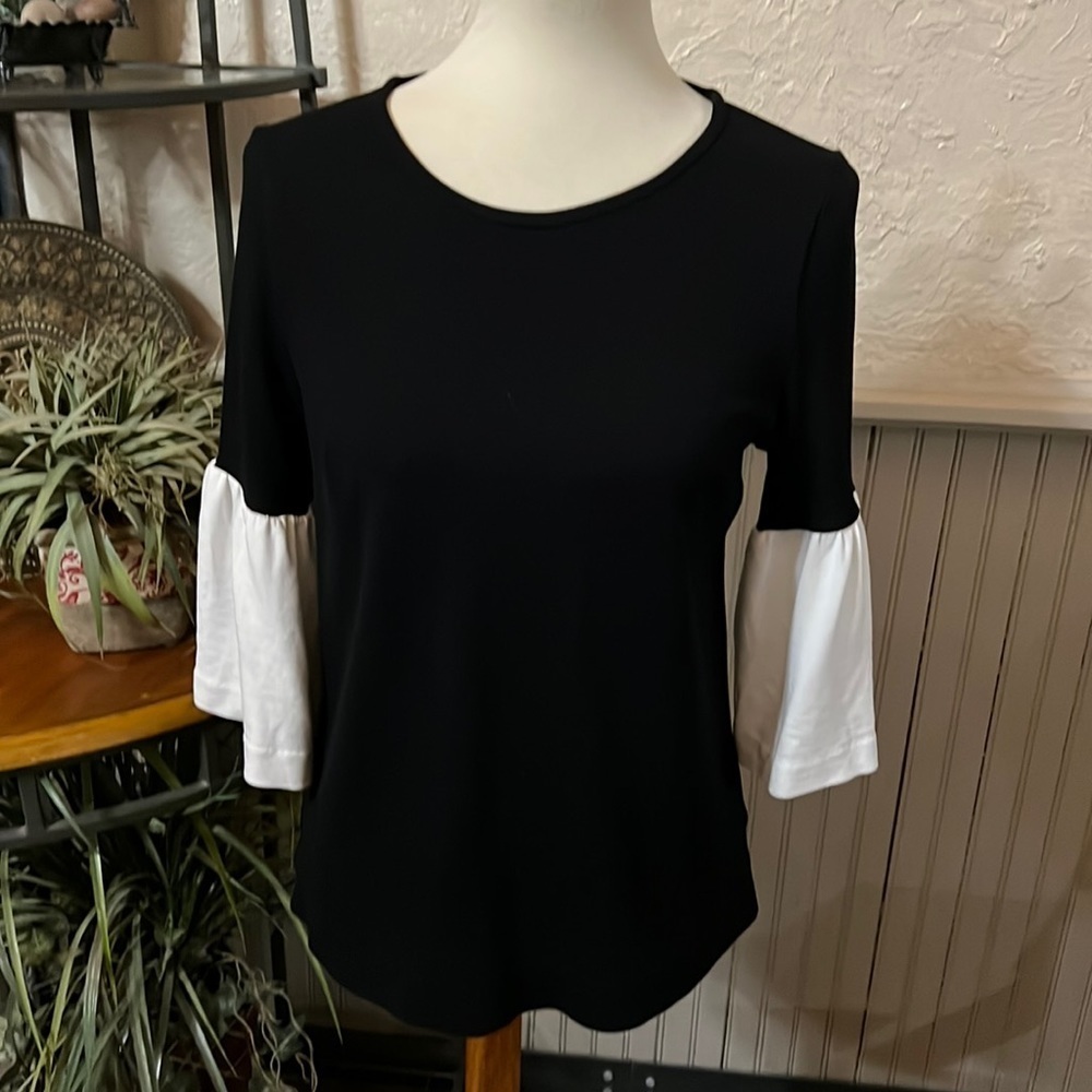 Crown & Ivy Top